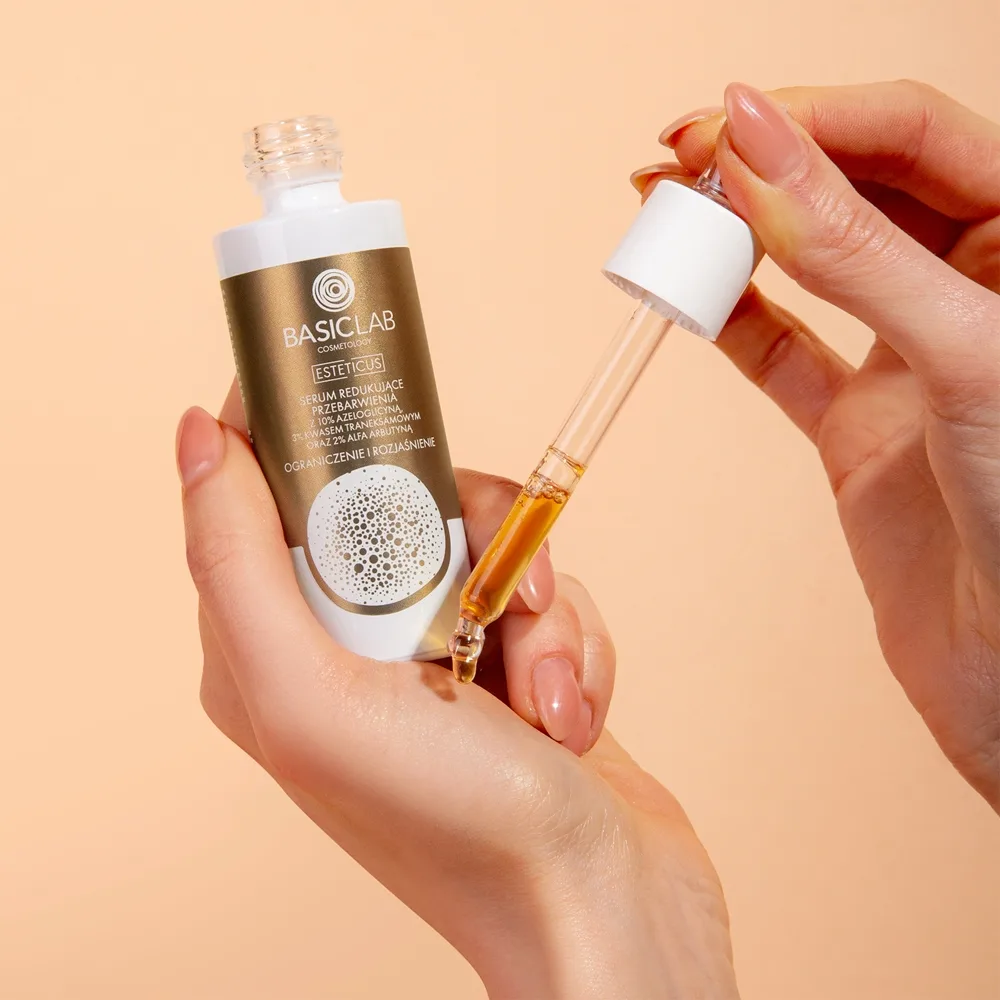 BasicLab Cosmetology Esteticus Uppljusande korrigerande serum mot pigmentfläckar 30 ml