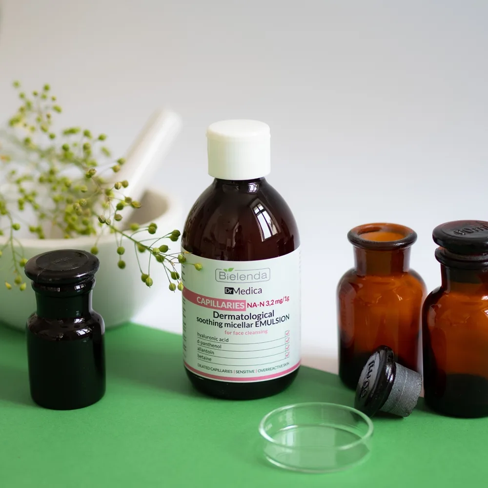 Bielenda Dr. Medica Capillaries Micellär mjölk neutraliserar röd hy 250 ml