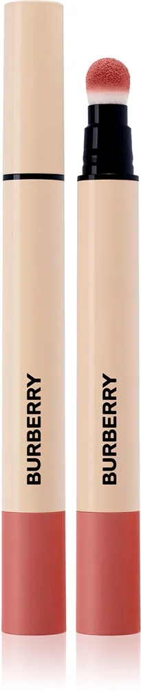Burberry Brit Matte Veil kosteuttava nestemäinen mattahuulipuna sävy British Rose 601 3 ml