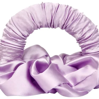 By Lyko Blowout Curls Heatless Set