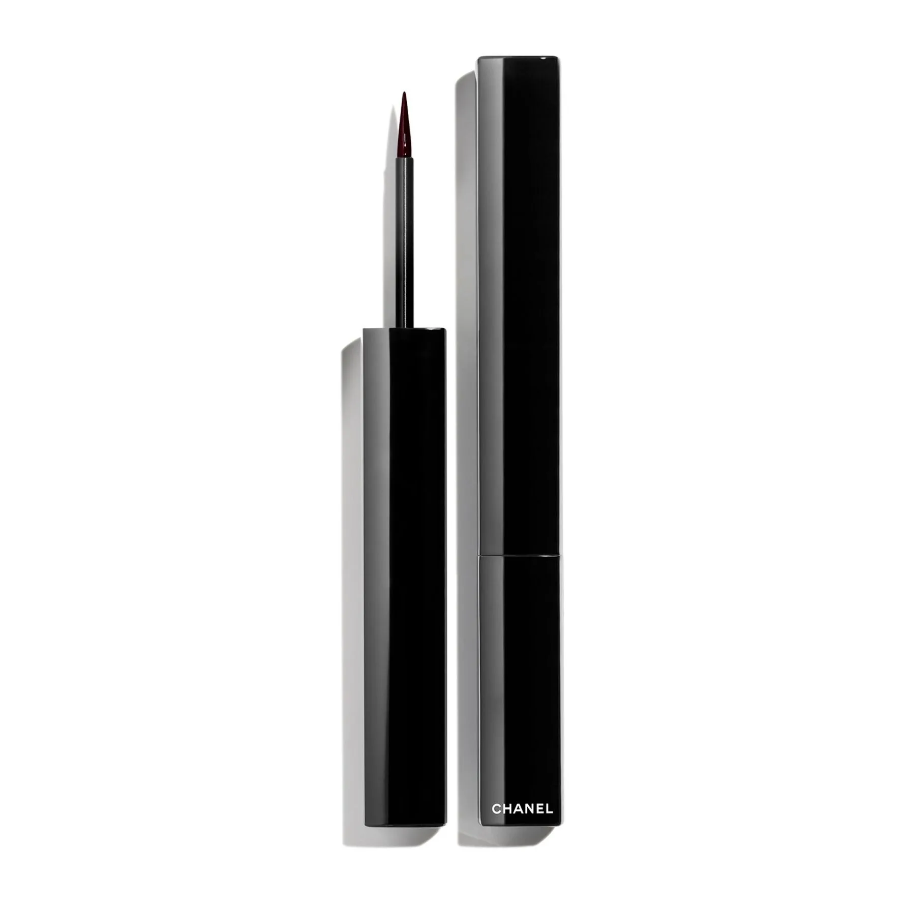 LE LINER DE CHANEL (Farge: 516 - ROUGE NOIR)