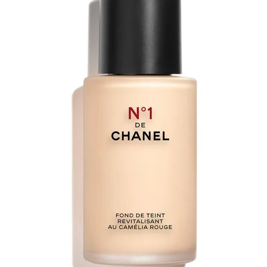 N°1 DE CHANEL REVITALIZING FOUNDATION ILLUMINATES - HYDRATES - PROTECTS