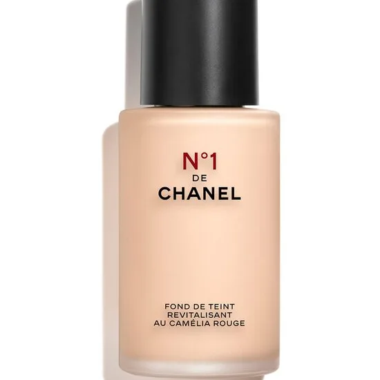 N°1 DE CHANEL REVITALIZING FOUNDATION ILLUMINATES - HYDRATES - PROTECTS