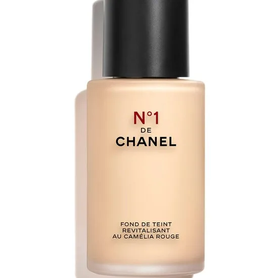 N°1 DE CHANEL REVITALIZING FOUNDATION ILLUMINATES - HYDRATES - PROTECTS