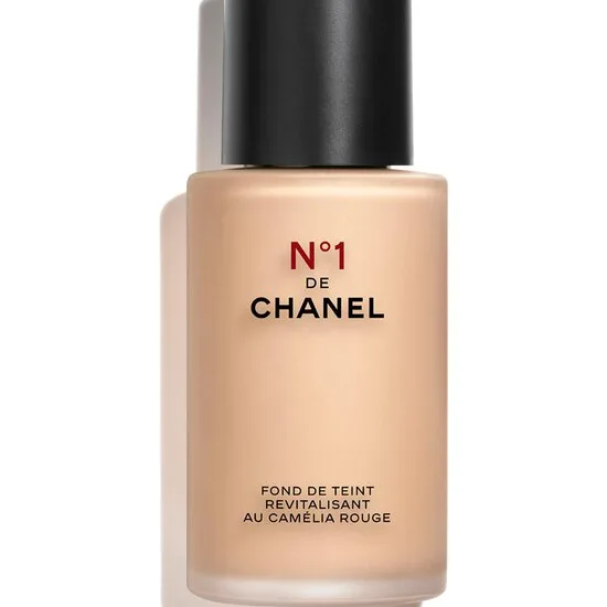 N°1 DE CHANEL REVITALIZING FOUNDATION ILLUMINATES - HYDRATES - PROTECTS