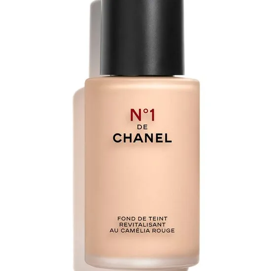 N°1 DE CHANEL REVITALIZING FOUNDATION ILLUMINATES - HYDRATES - PROTECTS