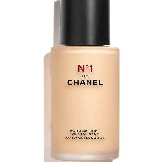 N°1 DE CHANEL REVITALIZING FOUNDATION ILLUMINATES - HYDRATES - PROTECTS