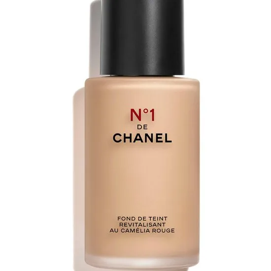 N°1 DE CHANEL REVITALIZING FOUNDATION ILLUMINATES - HYDRATES - PROTECTS