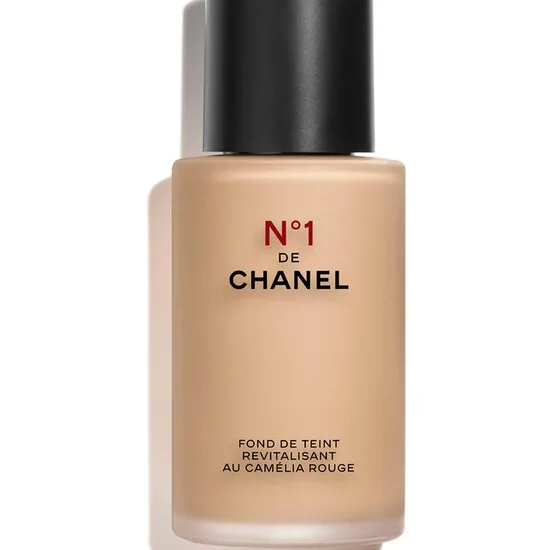 N°1 DE CHANEL REVITALIZING FOUNDATION ILLUMINATES - HYDRATES - PROTECTS