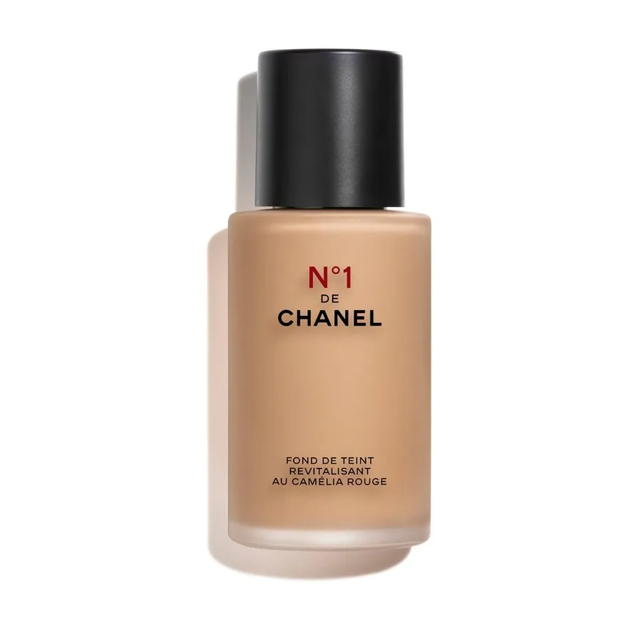 N°1 DE CHANEL REVITALIZING FOUNDATION ILLUMINATES - HYDRATES - PROTECTS