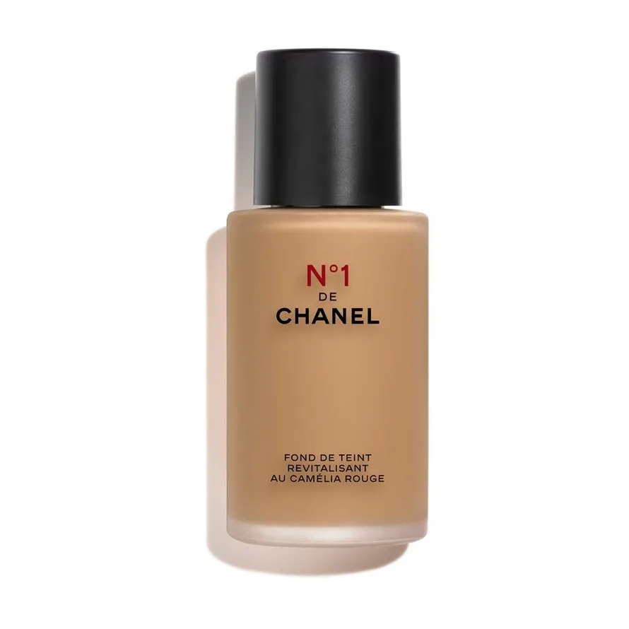 N°1 DE CHANEL REVITALIZING FOUNDATION ILLUMINATES - HYDRATES - PROTECTS