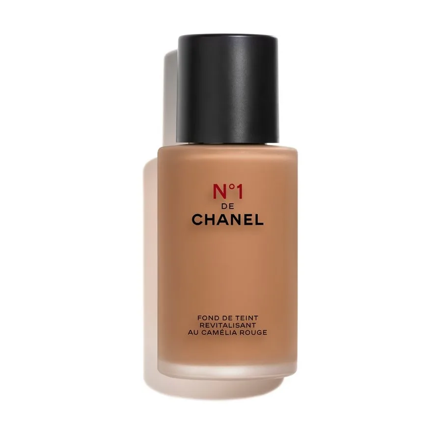 N°1 DE CHANEL REVITALIZING FOUNDATION ILLUMINATES - HYDRATES - PROTECTS