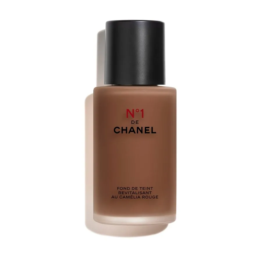 N°1 DE CHANEL REVITALIZING FOUNDATION ILLUMINATES - HYDRATES - PROTECTS