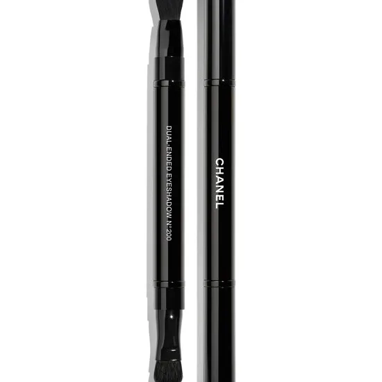 PINCEAU DUO PAUPIÈRES RÉTRACTABLE N°200 DUAL-ENDED EYESHADOW BRUSH: APPLIES AND BLENDS