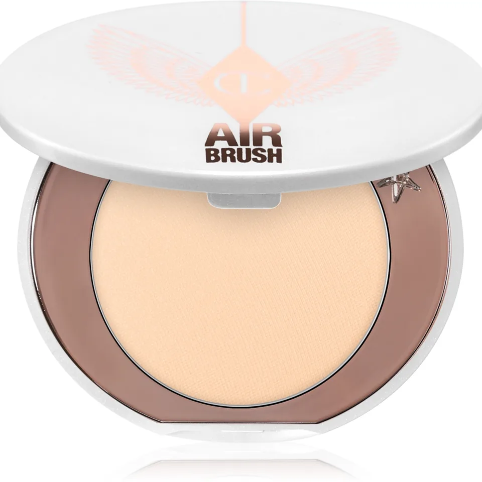 Charlotte Tilbury Airbrush Brightening Flawless Finish kirkastava puristepuuteri matkapakkaus sävy Fair-Medium 3.4 g