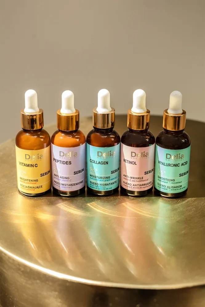 Delia Cosmetics Vitamin C Lysnende serum til ansigt, hals og bryst 30 ml