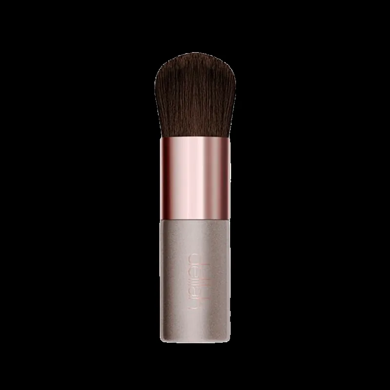 delilah Foundation Kabuki Brush