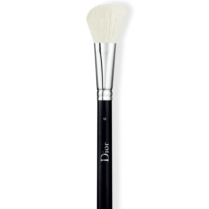Backstage Blush Brush N° 16
