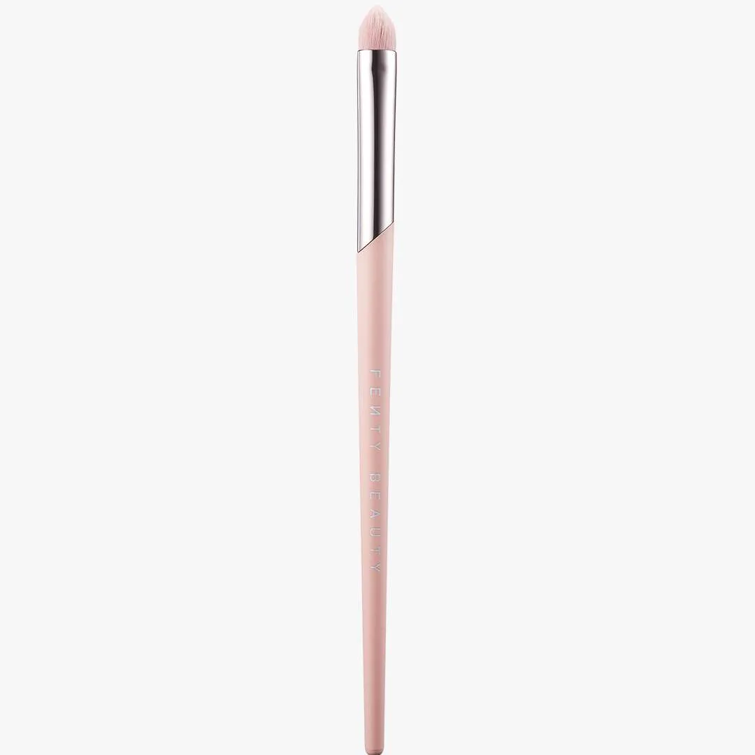 Fenty Beauty Precise Definition Eyeshadow Brush 220