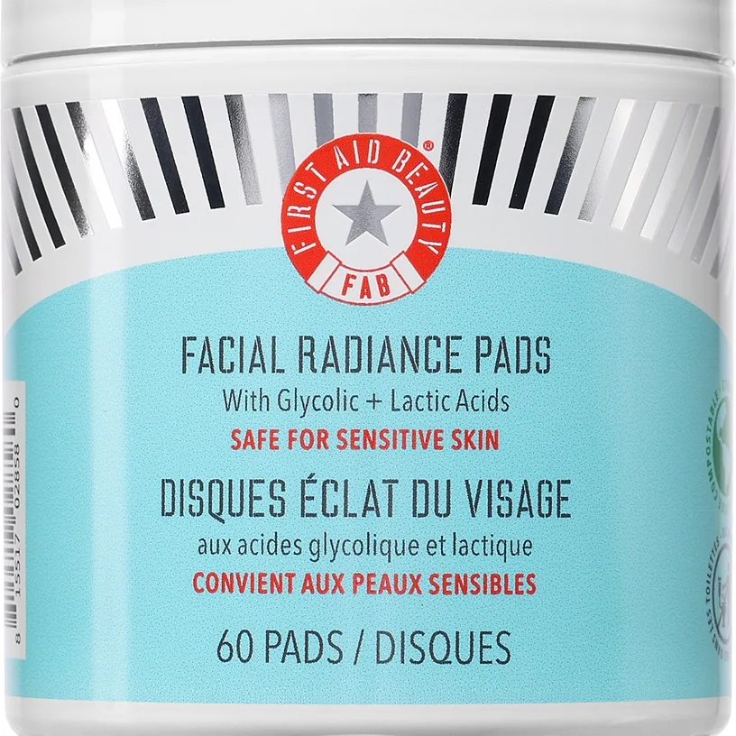 First Aid Beauty Facial Radiance Pads Eksfolierende puder Lysnende og udglattende effekt 60 stk.