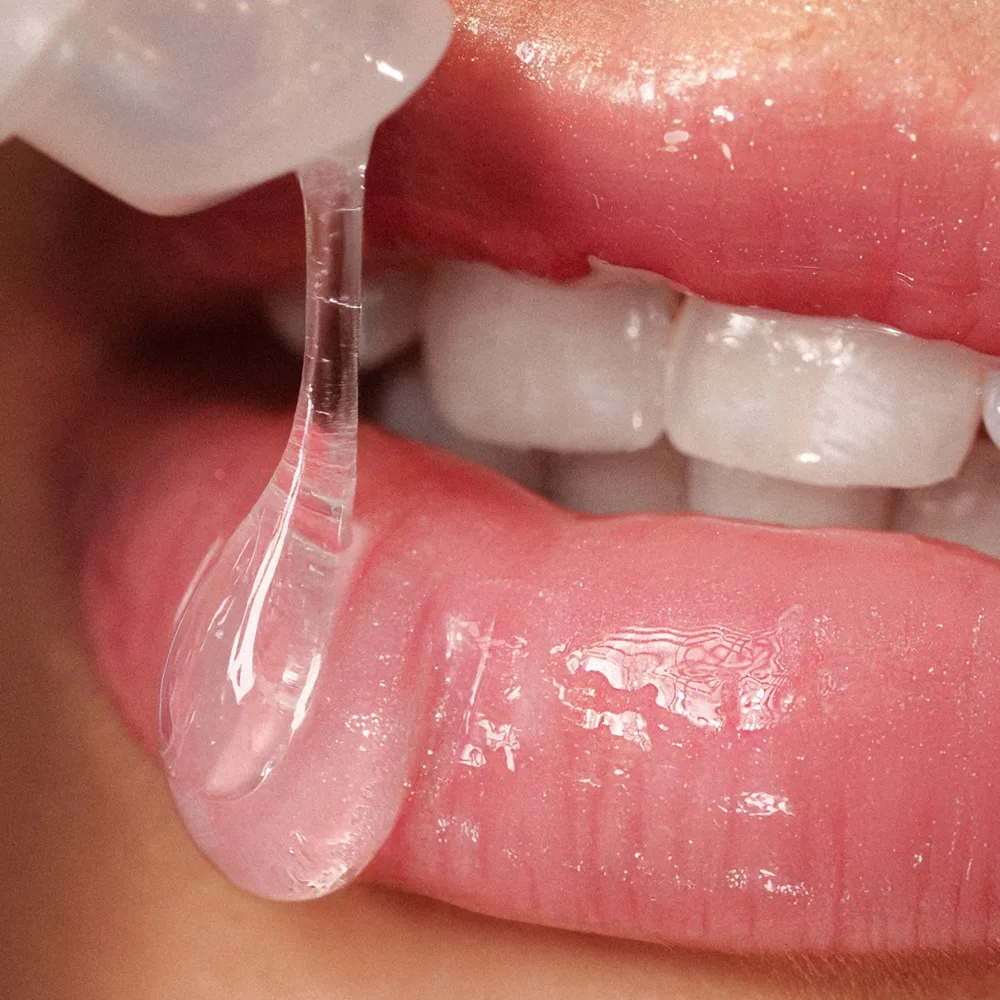 Gabriella Salvete Glosstitude Peptide Lip Gloss Återfuktande läppglans Skugga 01 Glazed Karma 10 ml