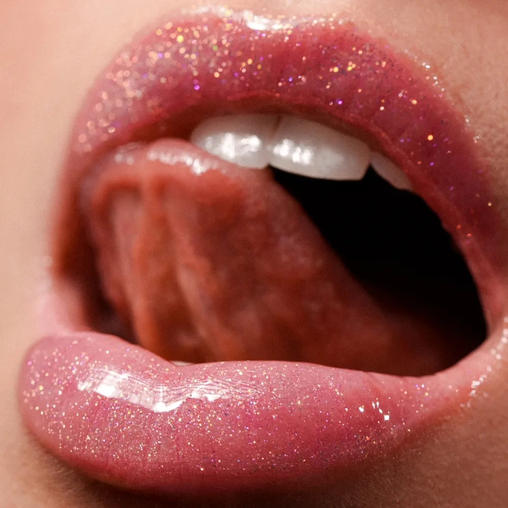 Gabriella Salvete Glosstitude Peptide Lip Gloss Återfuktande läppglans Skugga 02 Sparkle & Slay 10 ml