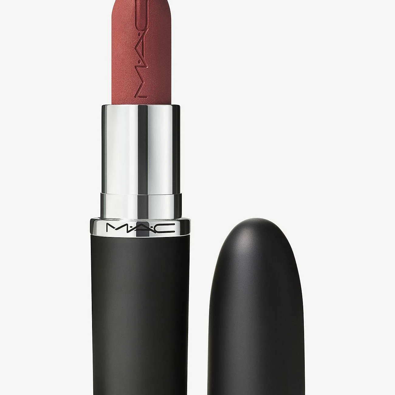 MAC Cosmetics MACximal Silky Matte Lipstick mattahuulipuna sävy Mull It To The Max 3,5 g