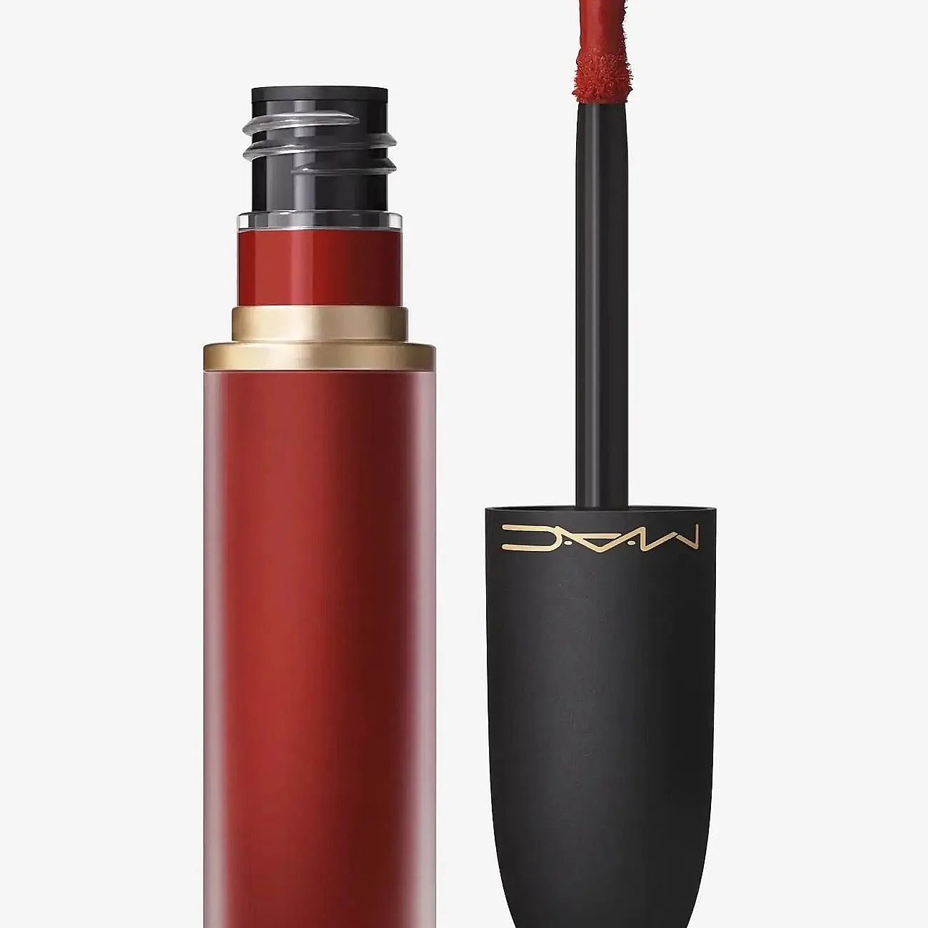 MAC Cosmetics Powder Kiss Lip + Cheek Mousse monitoiminen meikkituote huulille ja poskille sävy Devoted To Chili 5 ml