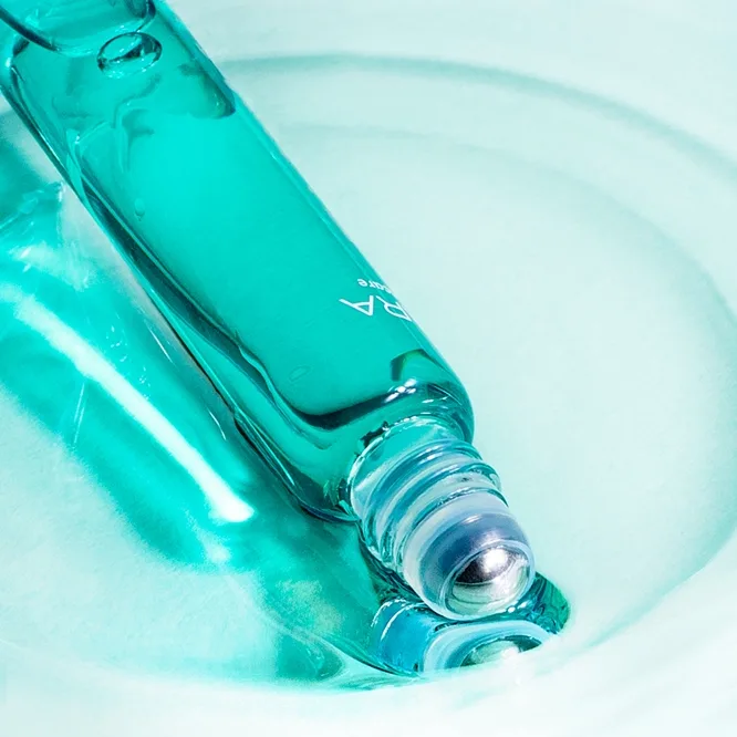 MÁDARA Acne täsmähoito aknelle roll-on 8 ml