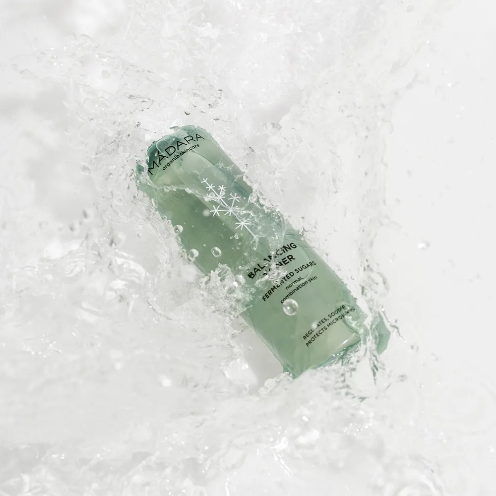 MÁDARA Cleansing kasvovesi rasvoittuvalle ja sekaiholle 200 ml