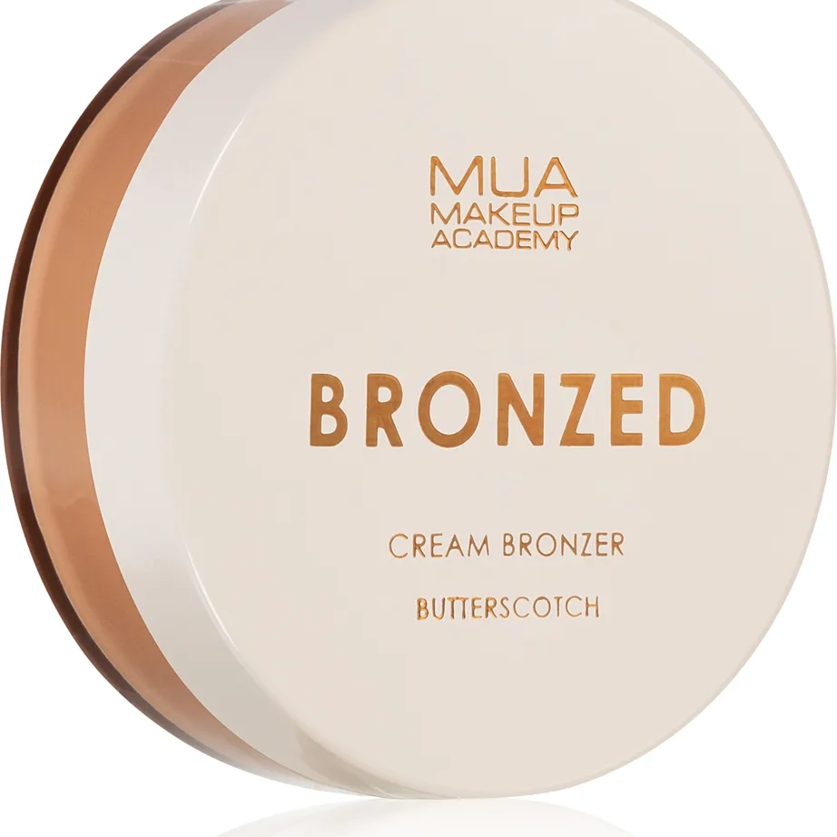 MUA Makeup Academy Bronzed voidemainen aurinkopuuteri sävy Toffee 14 g