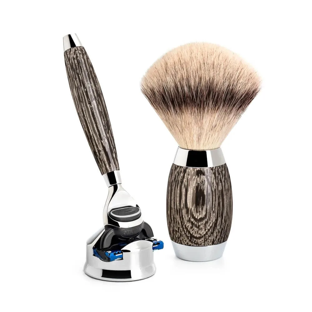 Mühle Shaving Edition No. 3, Barbersæt med Fusion Skraber, Silvertip FibreÂ® Barberkost og Holder til skraber, Moseeg & Sterling Sølv