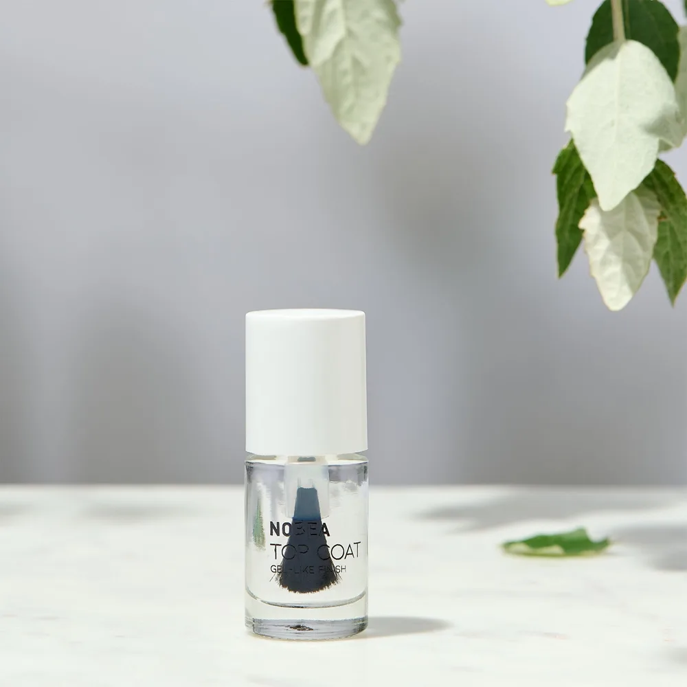 NOBEA Day-to-Day Top Coat suojaava kiiltävä päällyslakka 6 ml