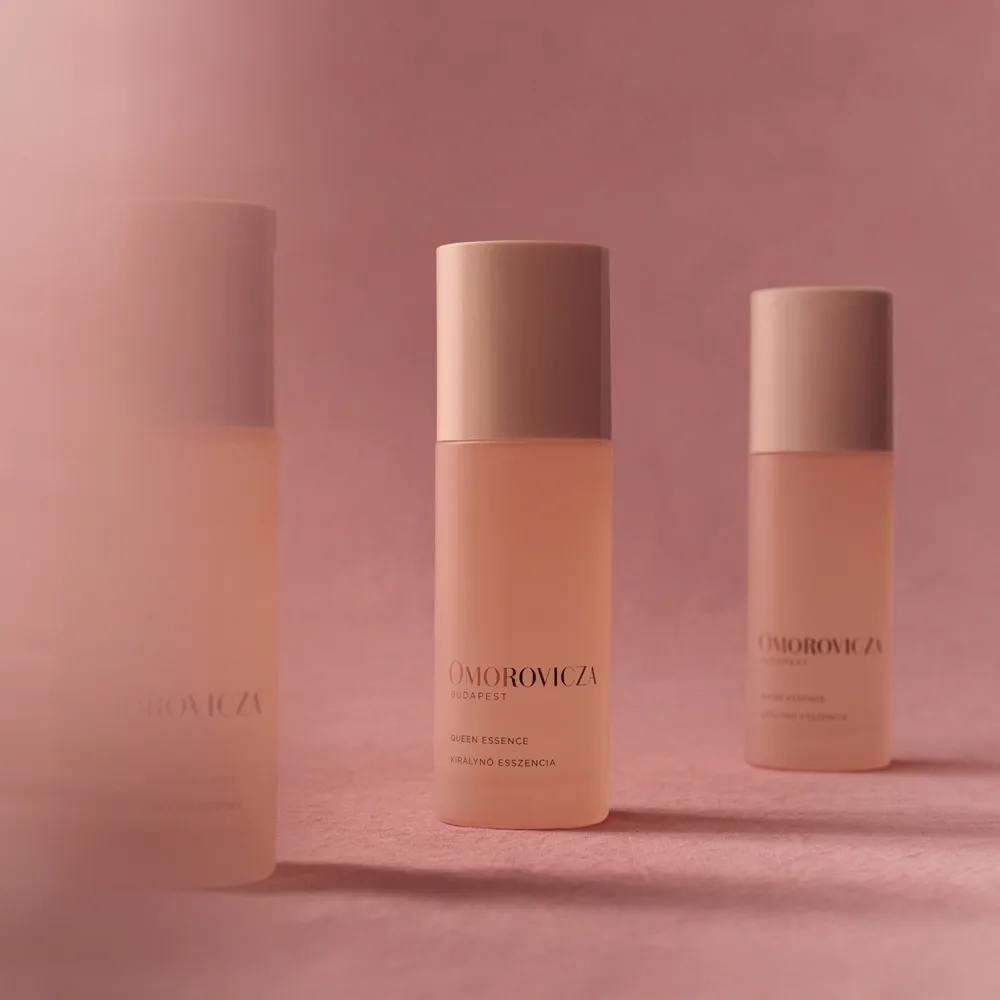 Omorovicza Queen Essence kosteuttava esanssi sisältää hyaluronihappoa 100 ml