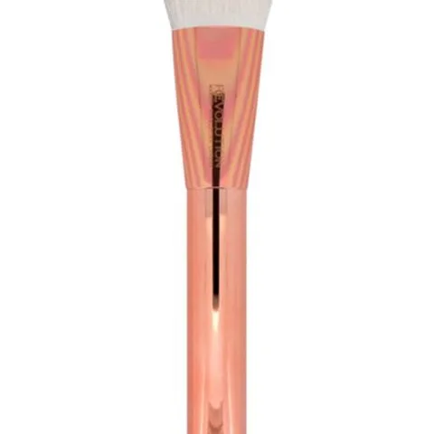 Makeup Revolution Ultra Metals Ultra Flat contour Brush