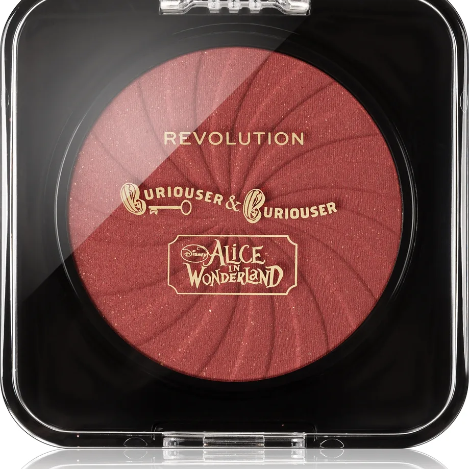 Revolution X Alice in Wonderland Illuminerande rouge Skugga The Wrong Alice Blusher 3.5 g