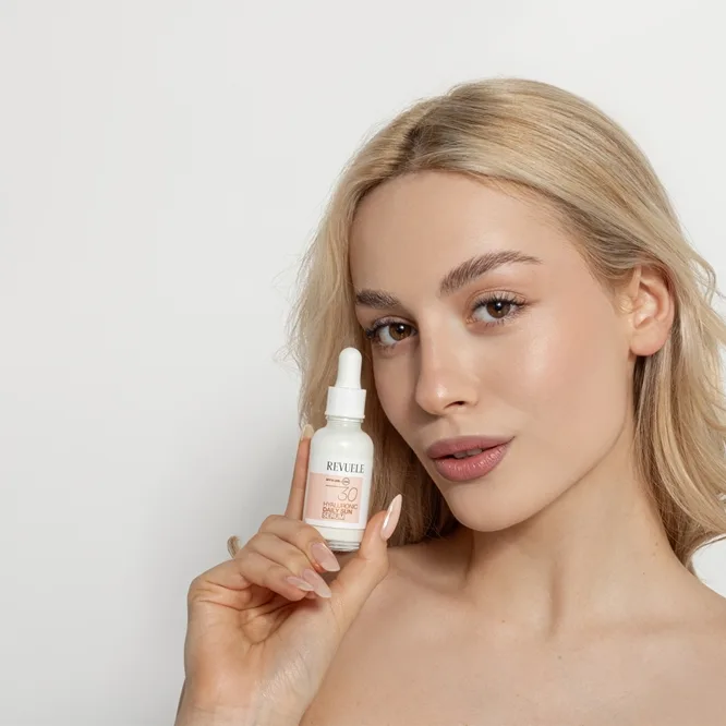 Revuele Daily Sun Hyaluronic Sun Serum SPF 30 Skyddande serum med återfuktande effekt SPF 30 30 ml
