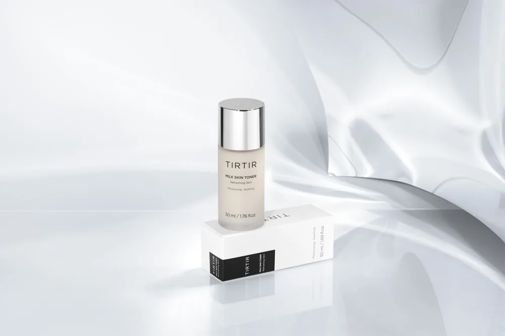TIRTIR Milk Skin Toner kasvovesi kirkastamaan ja kosteuttamaan 50 ml