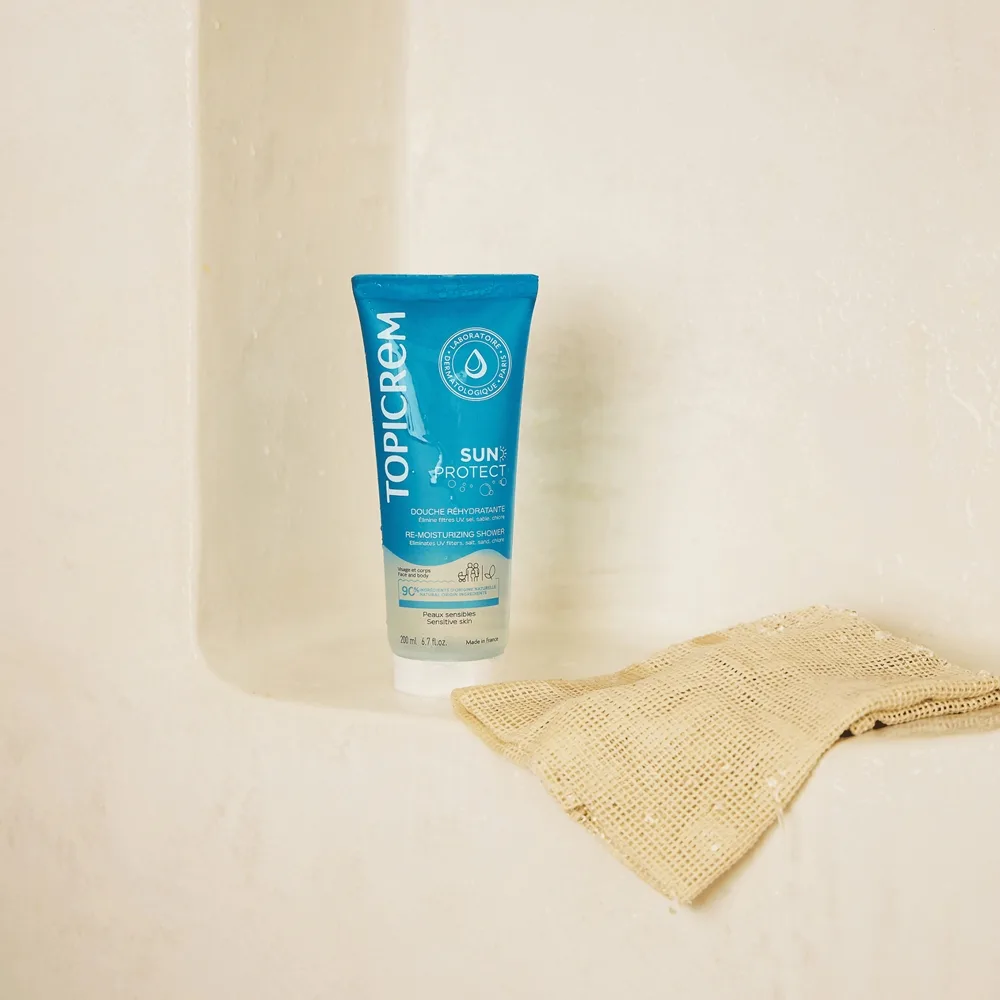 Topicrem Sun Protect Re-Moisturizing Shower Fuktgivande duschgel Efter sol 200 ml