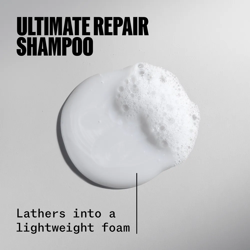 Wella Professionals Ultimate Repair Shampoo Stärkande schampo för skadat hår 100 ml