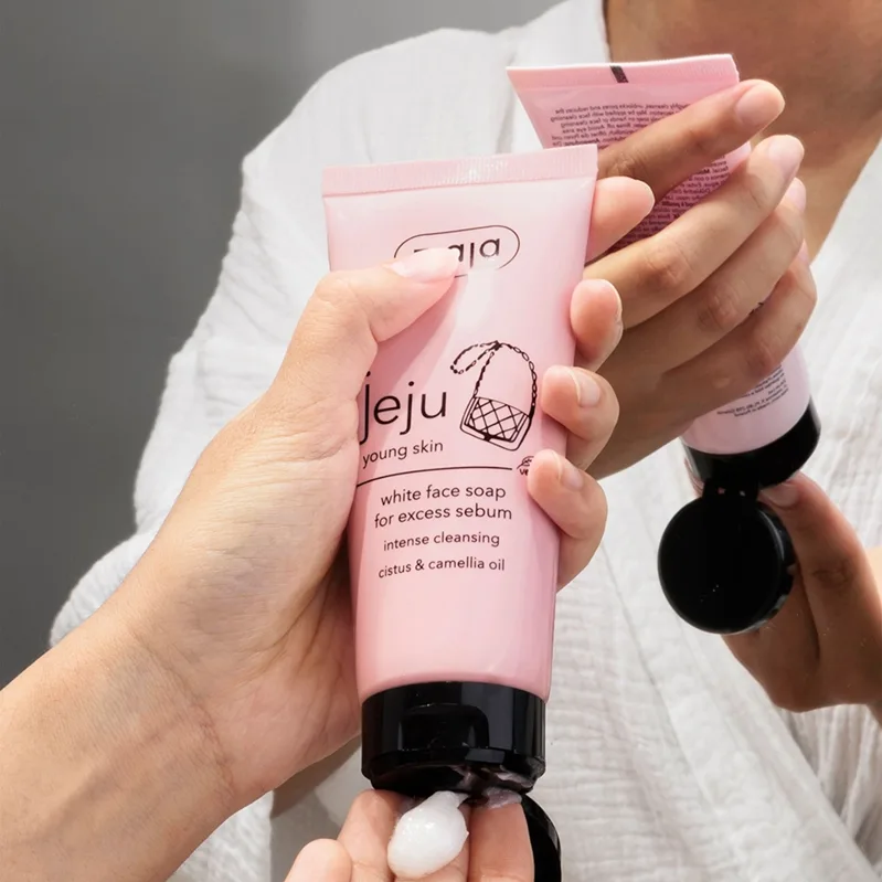 Ziaja Jeju Young Skin Mild rengöringsstycke för ansikte 75 ml
